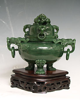 碧玉《三足爐》