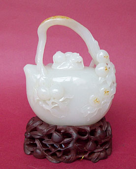 白玉籽《提梁桃壺》
